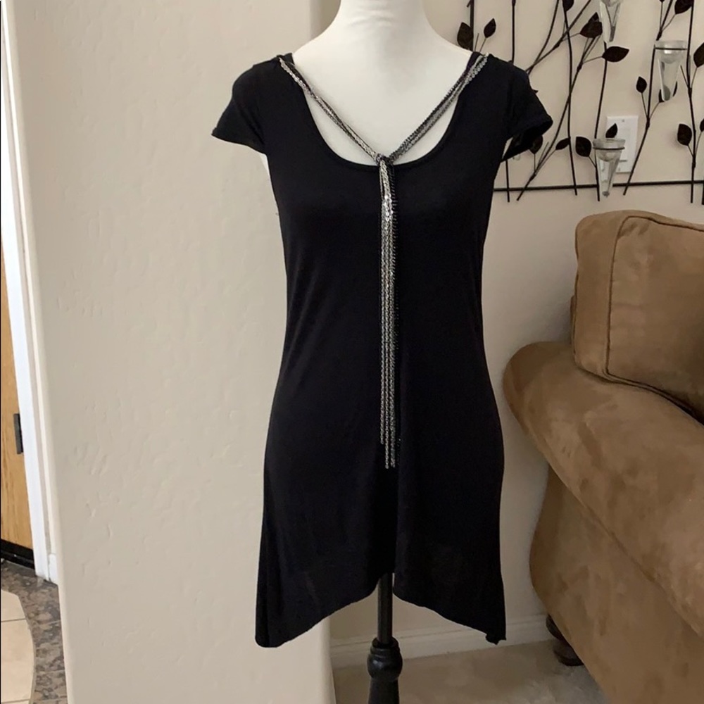 Black AnM T-Shirt Top With Detachable Lariat Chain